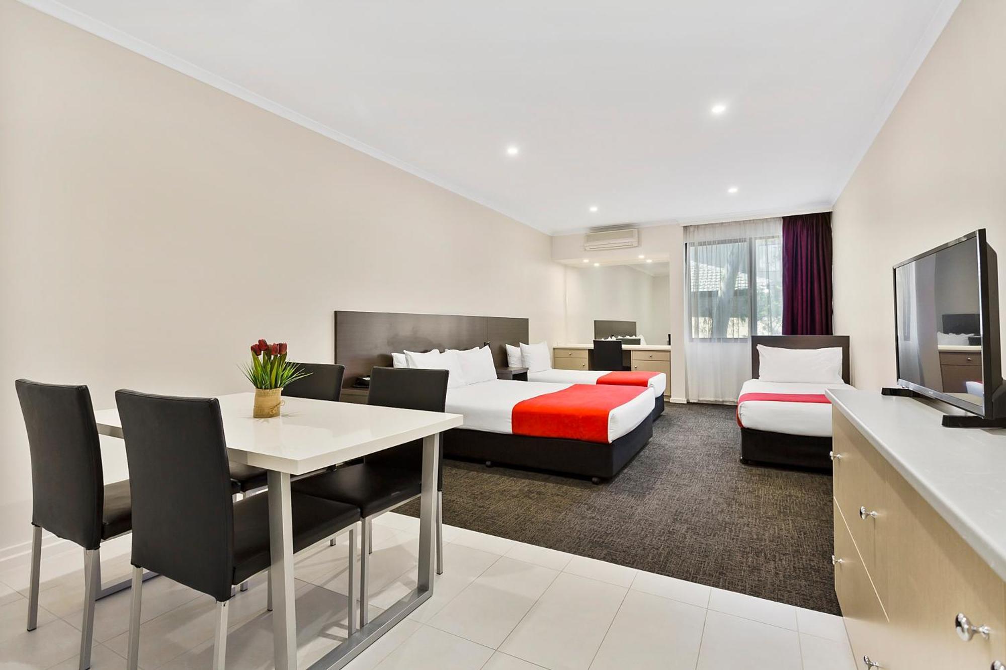 Quality Hotel Manor Mitcham Exterior foto