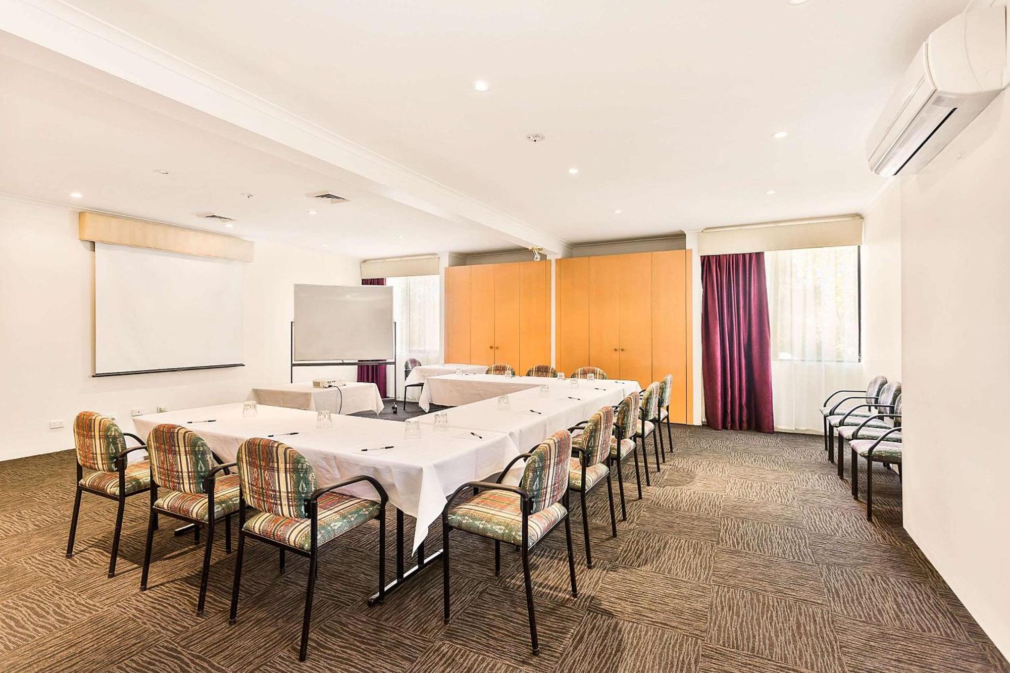 Quality Hotel Manor Mitcham Exterior foto