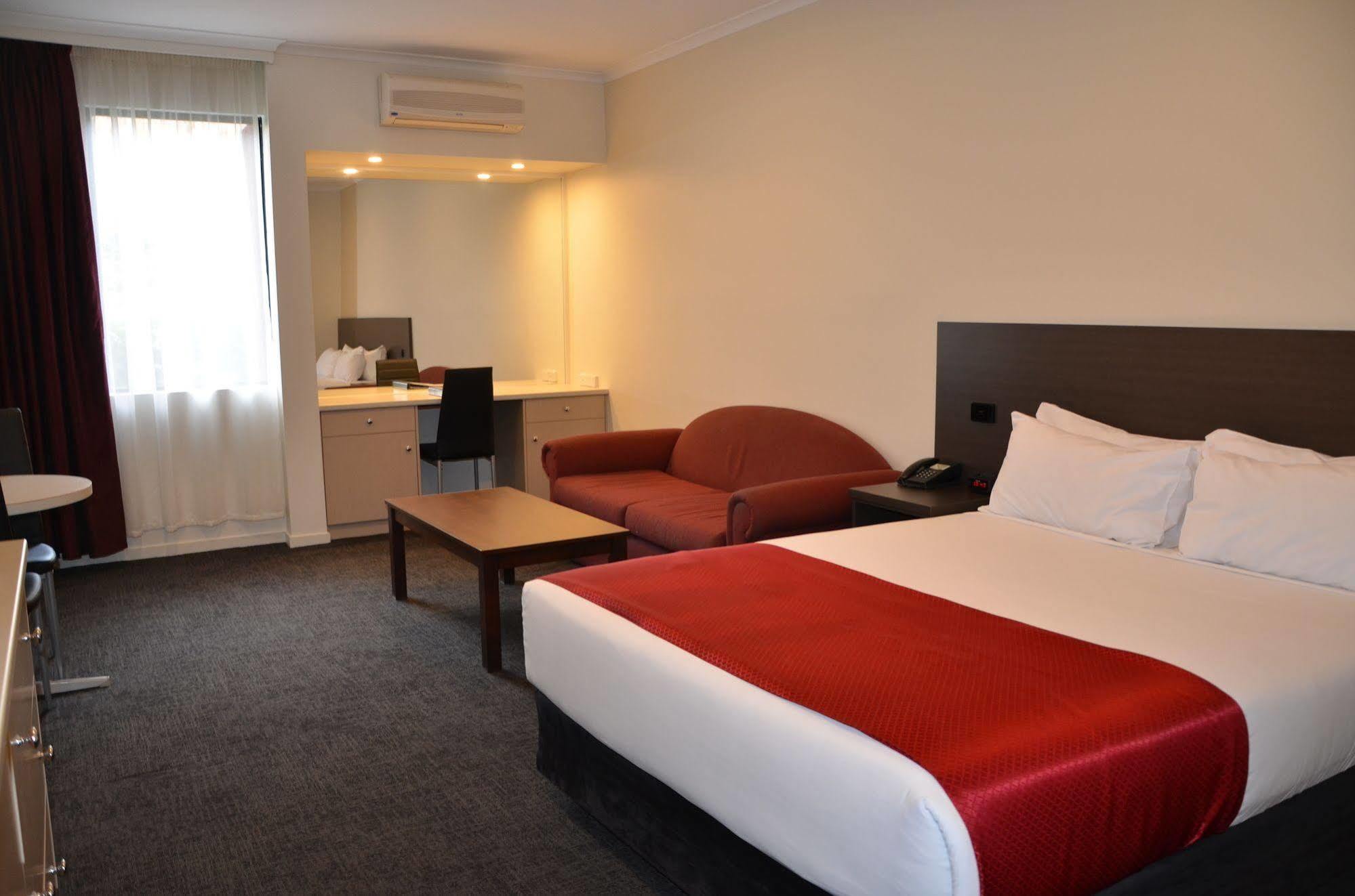 Quality Hotel Manor Mitcham Exterior foto