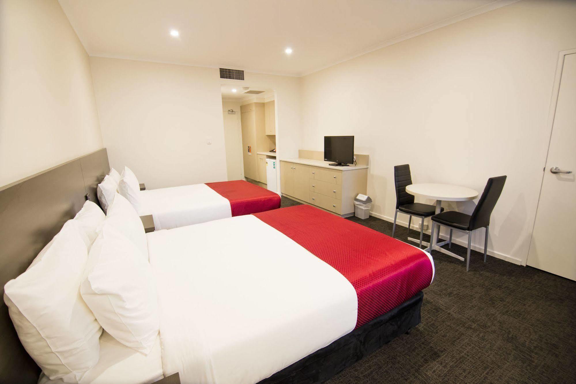Quality Hotel Manor Mitcham Exterior foto